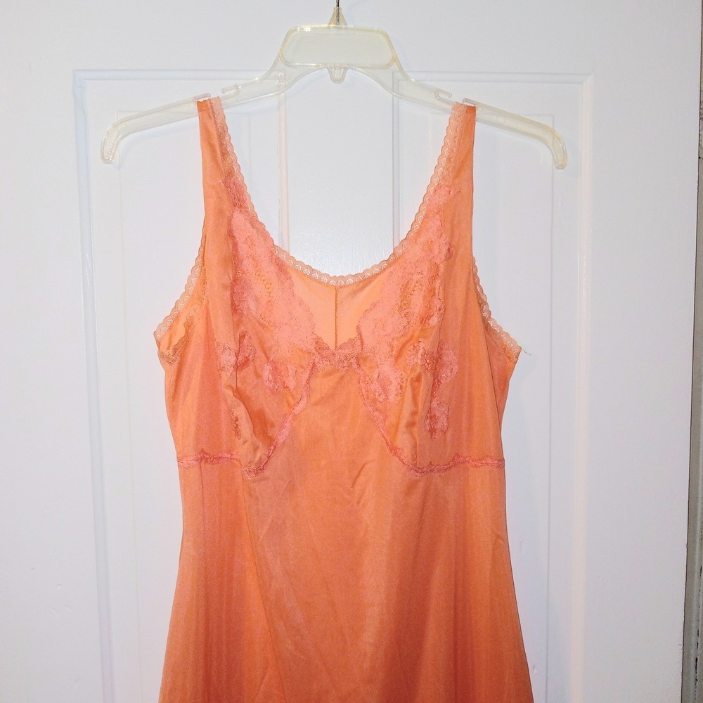 D.M.D. Vintage Full Slip Women Size 5 Peach Lace Trim Nylon Nightgown 70s